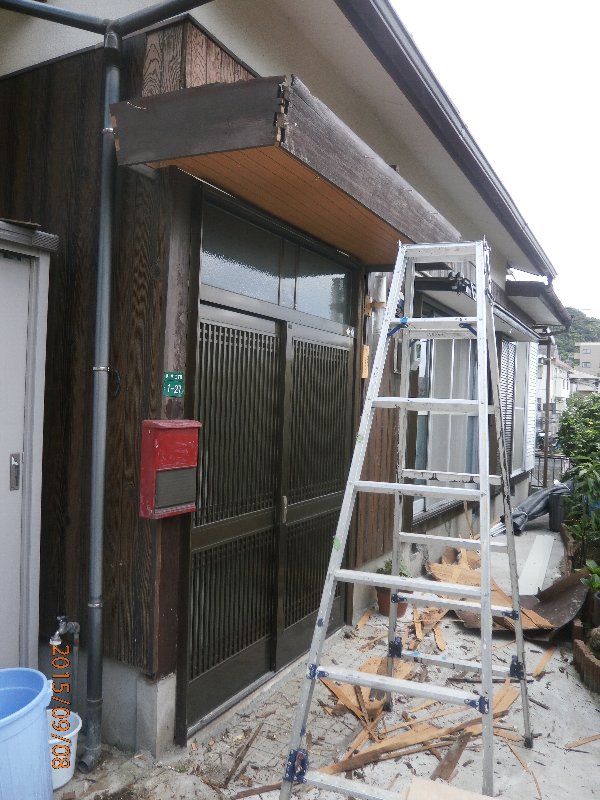玄関ポーチの改修工事の施工事例写真②