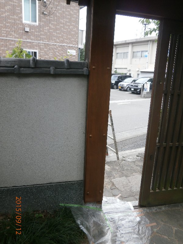 歌舞伎門柱改修工事の施工事例写真④